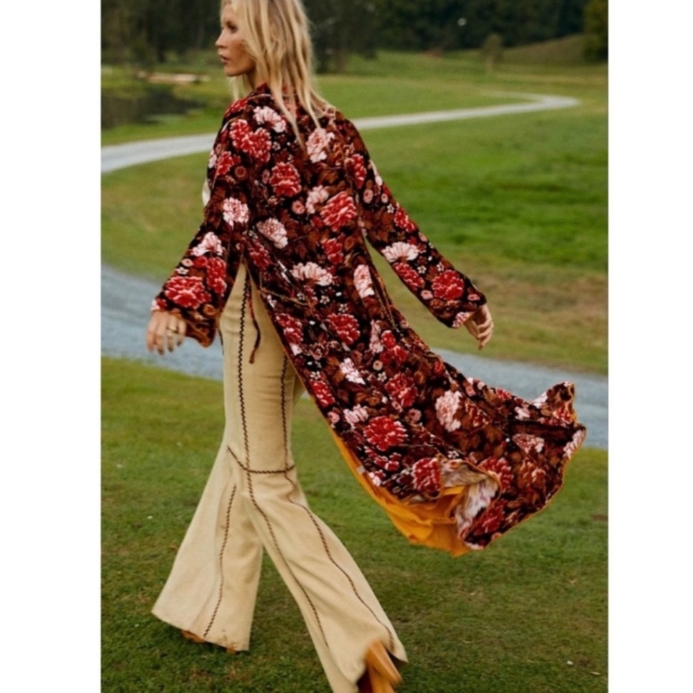 Chasing Unicorns Roadhouse blues velvet housecoat. ABSOLUTELY STUNNING!